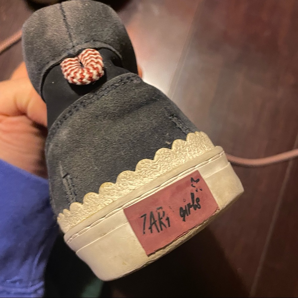 CASUAL SHOE BUNDLE - Picture 10 of 10